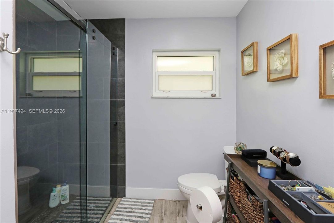 En Venta: $624,900 (3 camas, 2 baños, 1345 Pies cuadrados)