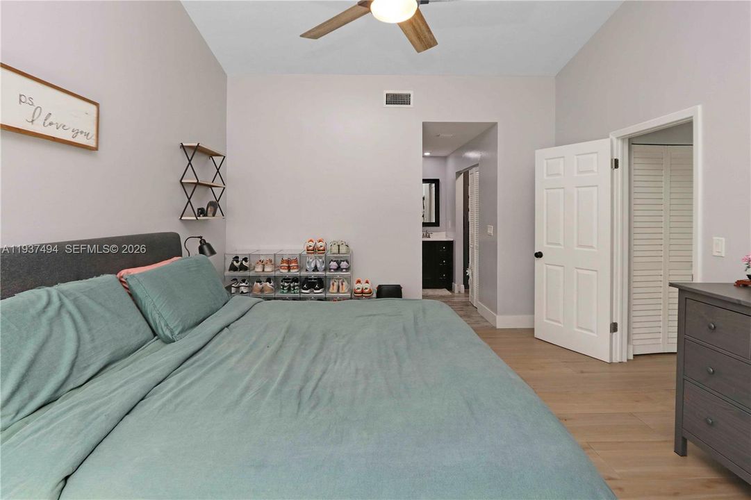 En Venta: $624,900 (3 camas, 2 baños, 1345 Pies cuadrados)