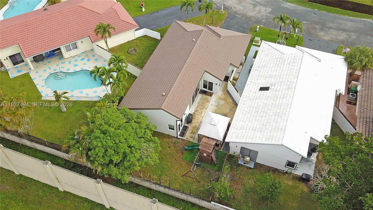 En Venta: $624,900 (3 camas, 2 baños, 1345 Pies cuadrados)