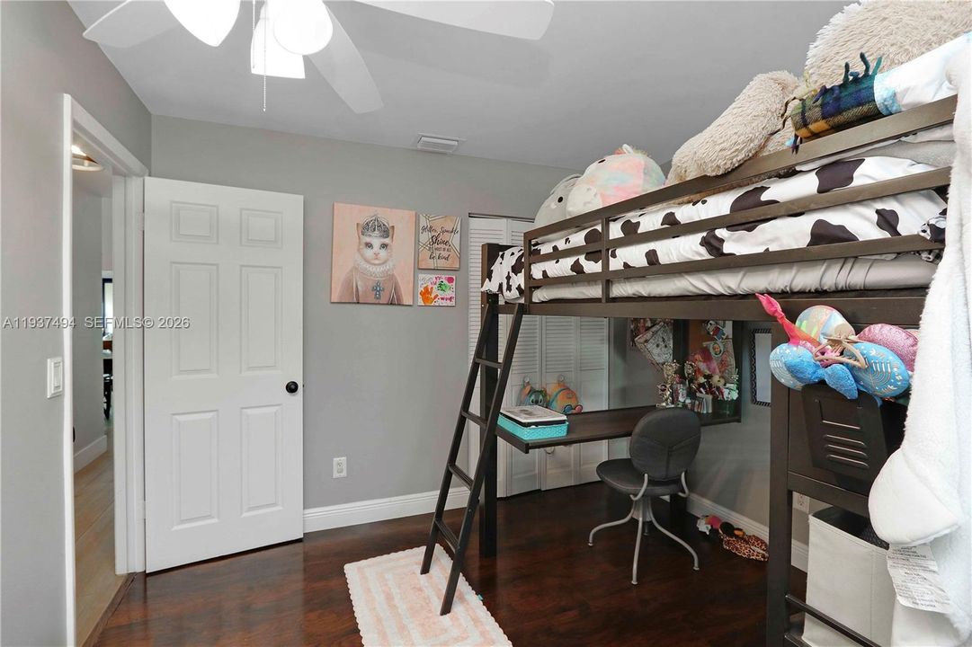 En Venta: $624,900 (3 camas, 2 baños, 1345 Pies cuadrados)