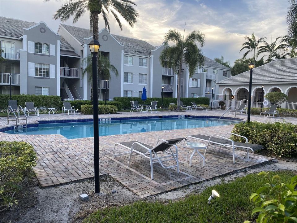 出租: $2,850 (3 贝兹, 2 浴室, 1240 平方英尺)