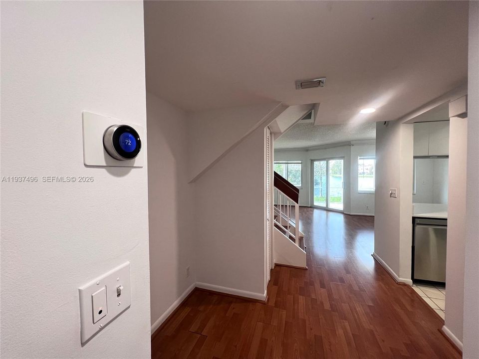 В аренду: $2,700 (2 спален, 2 ванн, 1340 Квадратных фут)