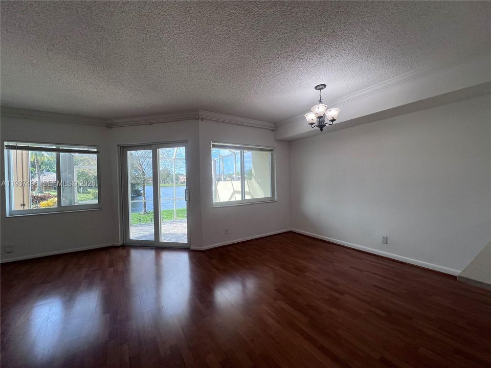 В аренду: $2,700 (2 спален, 2 ванн, 1340 Квадратных фут)