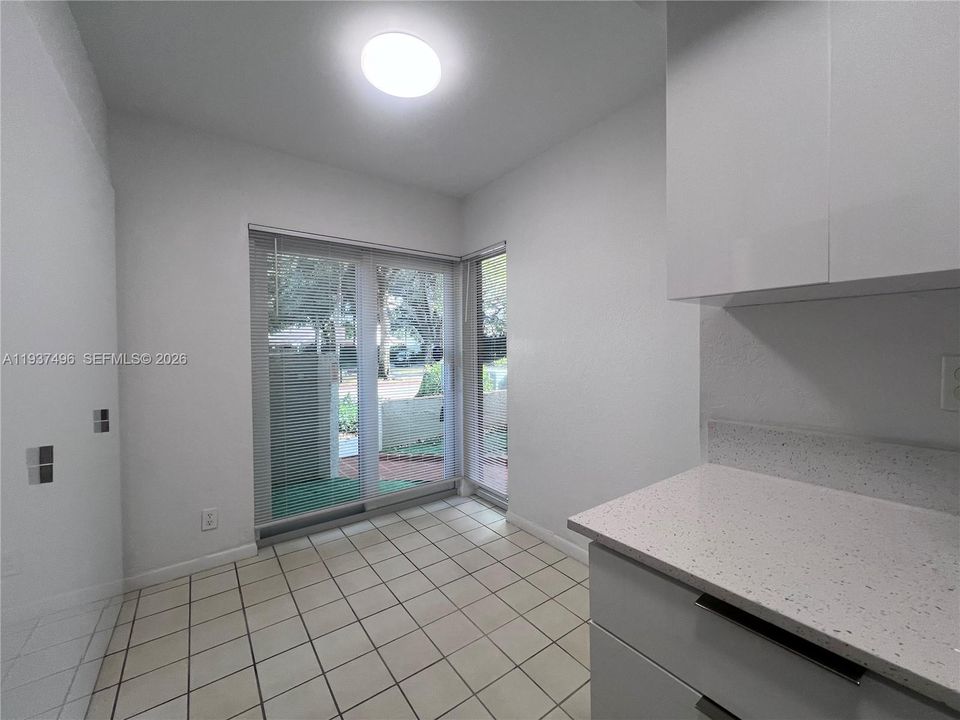 В аренду: $2,700 (2 спален, 2 ванн, 1340 Квадратных фут)