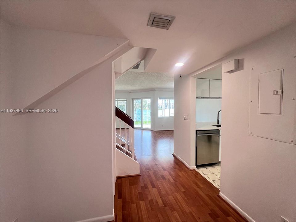 В аренду: $2,700 (2 спален, 2 ванн, 1340 Квадратных фут)