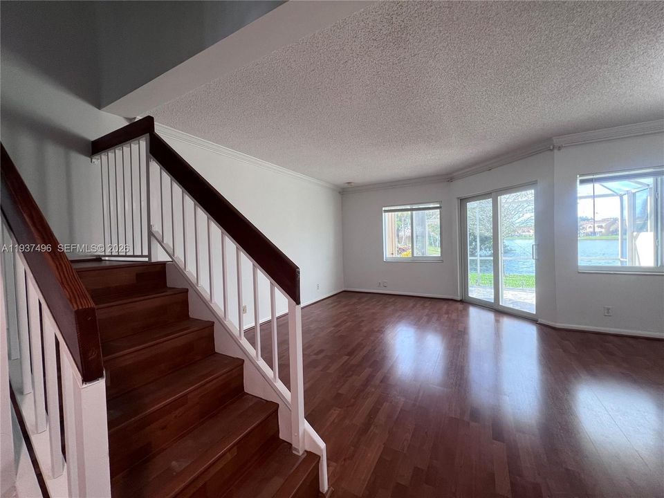 В аренду: $2,700 (2 спален, 2 ванн, 1340 Квадратных фут)