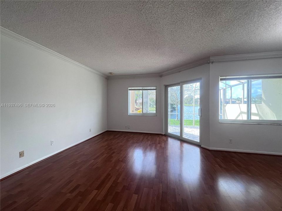 В аренду: $2,700 (2 спален, 2 ванн, 1340 Квадратных фут)