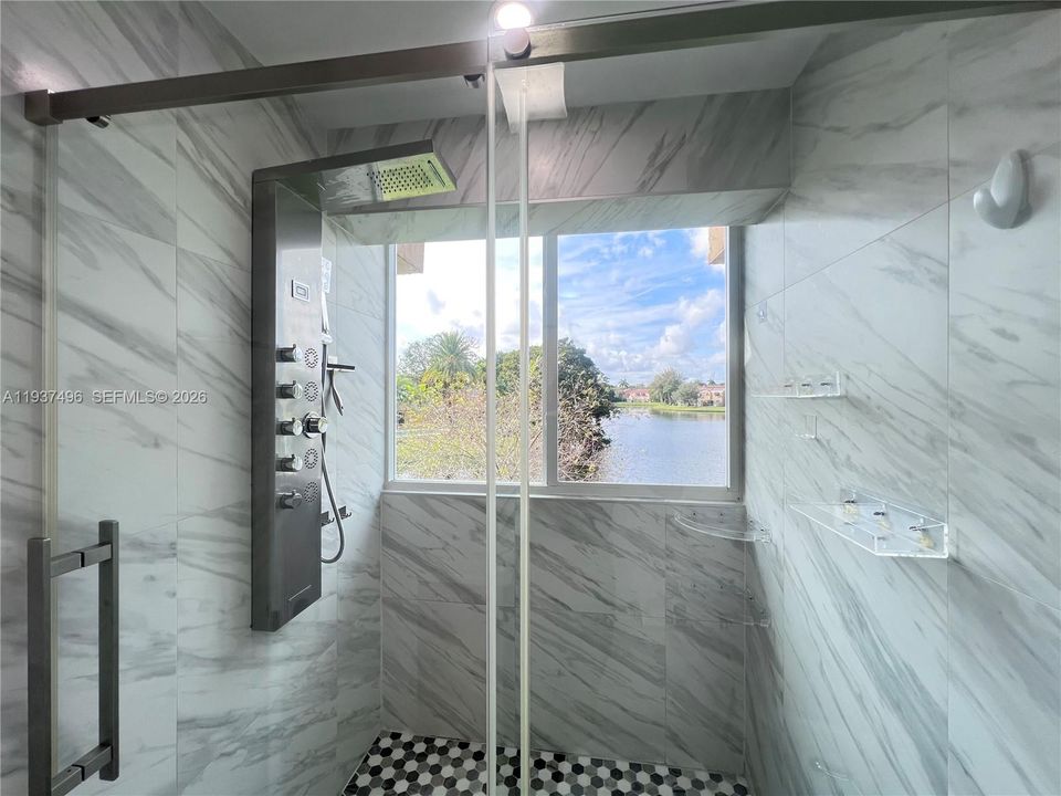 В аренду: $2,700 (2 спален, 2 ванн, 1340 Квадратных фут)