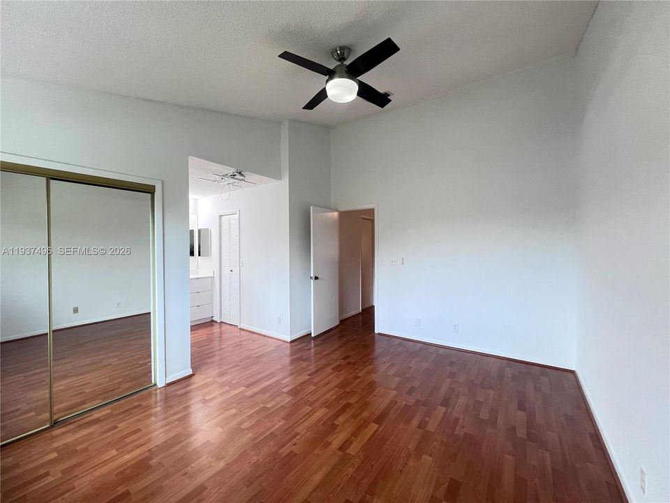 В аренду: $2,700 (2 спален, 2 ванн, 1340 Квадратных фут)