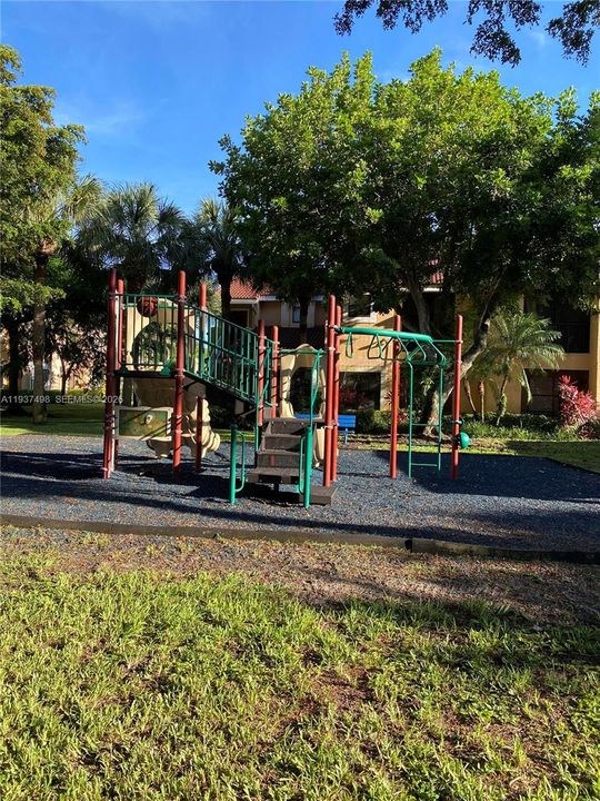 出租: $1,950 (1 贝兹, 1 浴室, 588 平方英尺)