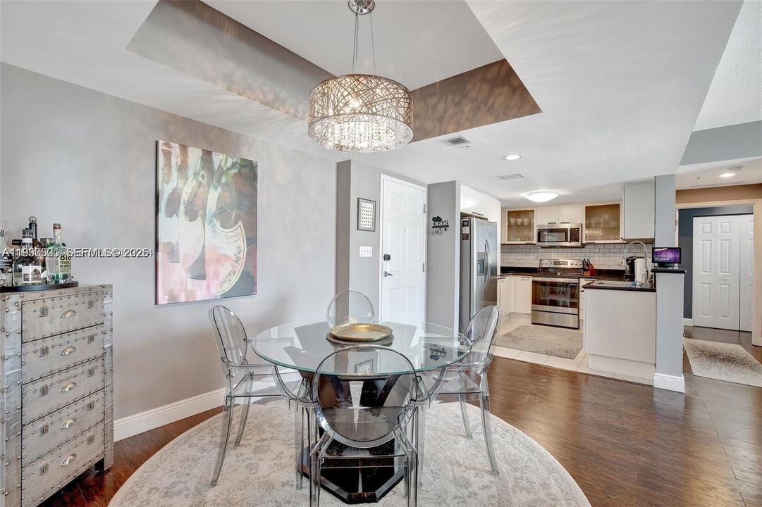 出租: $3,550 (3 贝兹, 2 浴室, 1482 平方英尺)