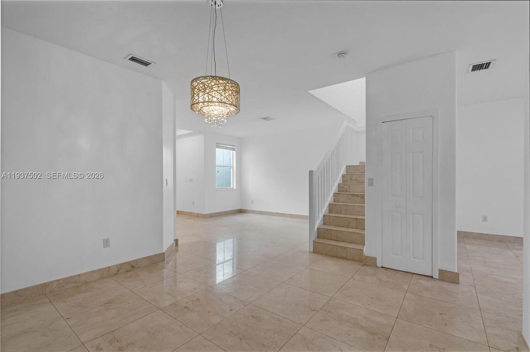 For Rent: $3,700 (3 beds, 2 baths, 1683 Square Feet)