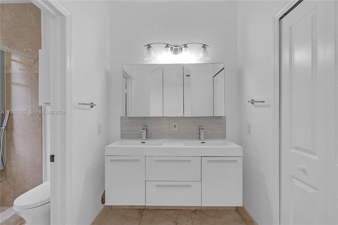 For Rent: $3,700 (3 beds, 2 baths, 1683 Square Feet)