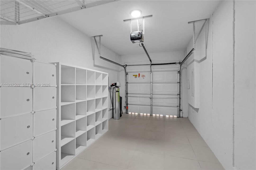 For Rent: $3,700 (3 beds, 2 baths, 1683 Square Feet)