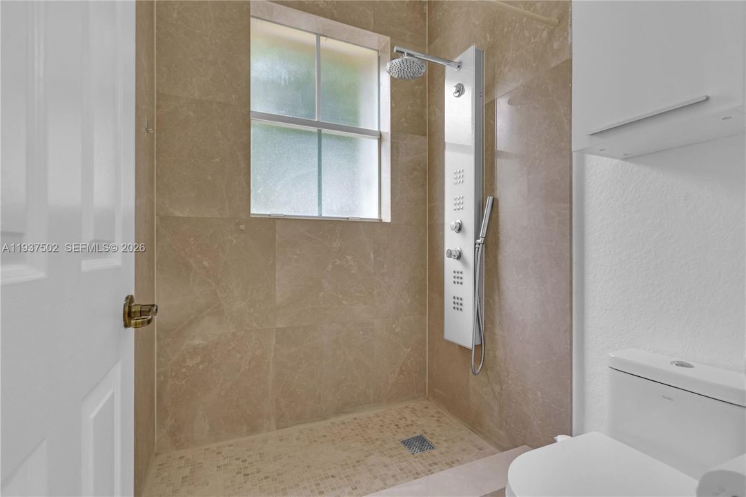 For Rent: $3,700 (3 beds, 2 baths, 1683 Square Feet)