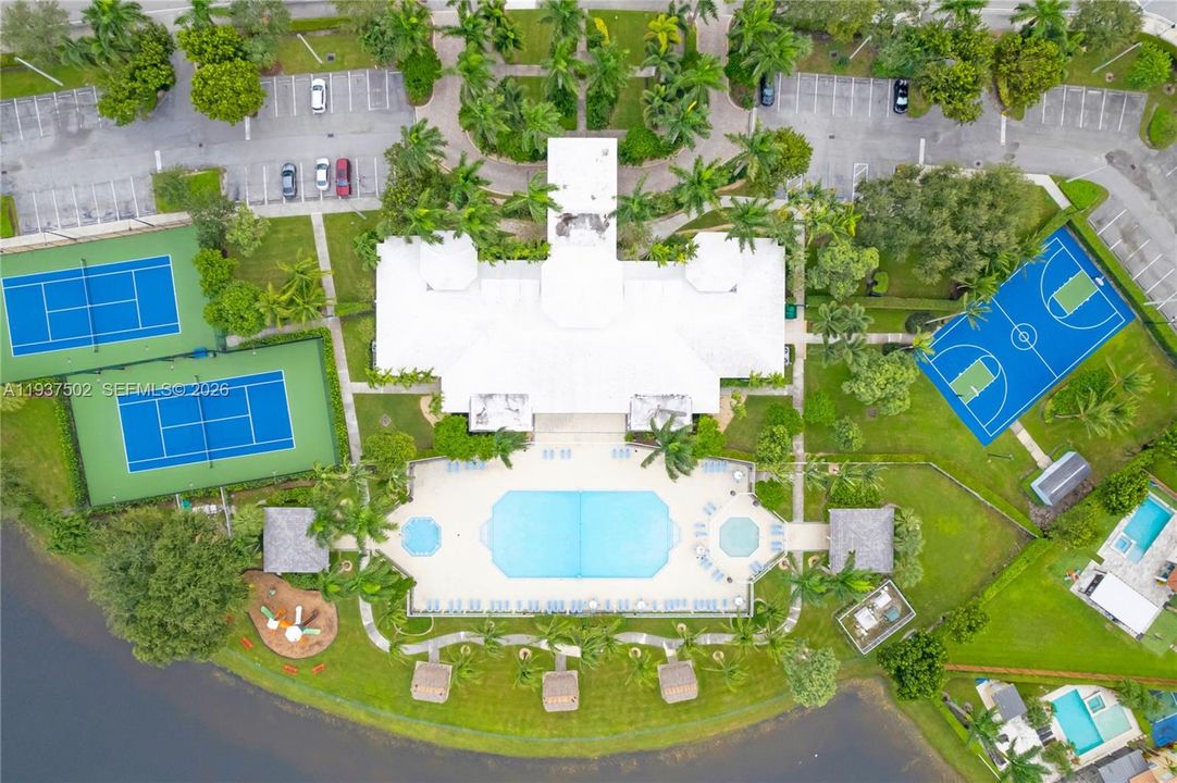 For Rent: $3,700 (3 beds, 2 baths, 1683 Square Feet)