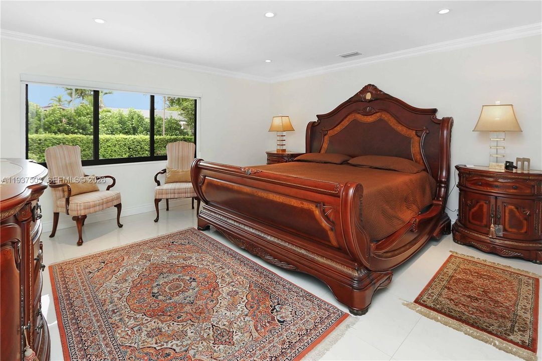 For Sale: $835,000 (3 beds, 3 baths, 2410 Square Feet)