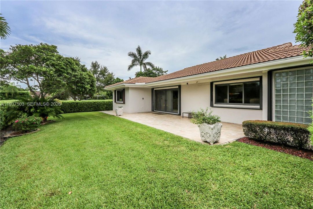 For Sale: $835,000 (3 beds, 3 baths, 2410 Square Feet)