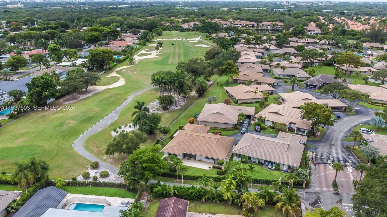 For Sale: $835,000 (3 beds, 3 baths, 2410 Square Feet)