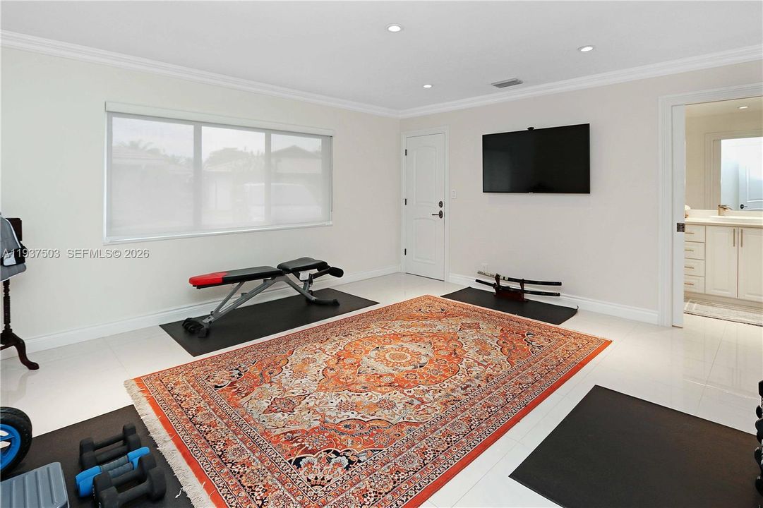 For Sale: $835,000 (3 beds, 3 baths, 2410 Square Feet)