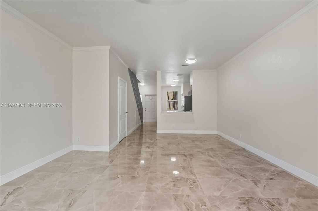 For Rent: $3,000 (2 beds, 2 baths, 1040 Square Feet)