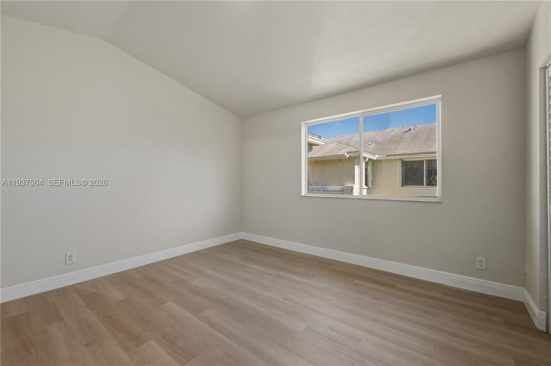 For Rent: $3,000 (2 beds, 2 baths, 1040 Square Feet)