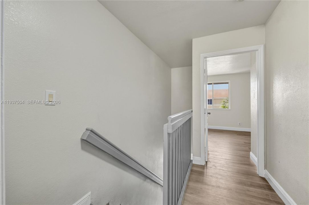 For Rent: $3,000 (2 beds, 2 baths, 1040 Square Feet)