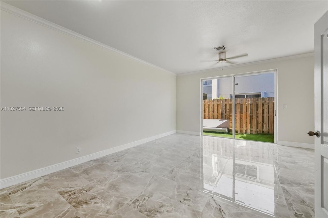 For Rent: $3,000 (2 beds, 2 baths, 1040 Square Feet)