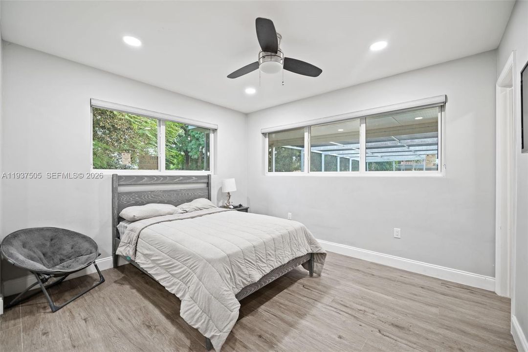 En Venta: $1,009,999 (4 camas, 4 baños, 2563 Pies cuadrados)