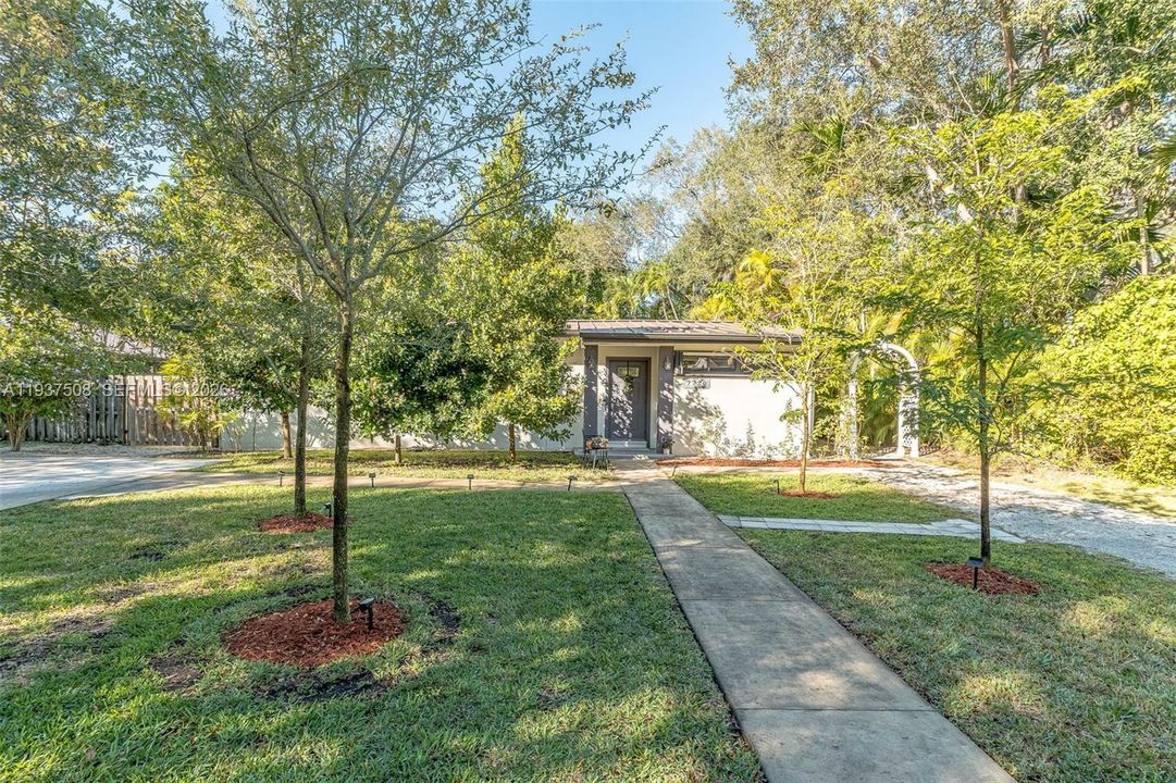 待售: $1,585,000 (3 贝兹, 3 浴室, 1696 平方英尺)