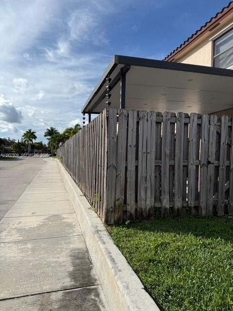 For Sale: $480,000 (2 beds, 2 baths, 1416 Square Feet)