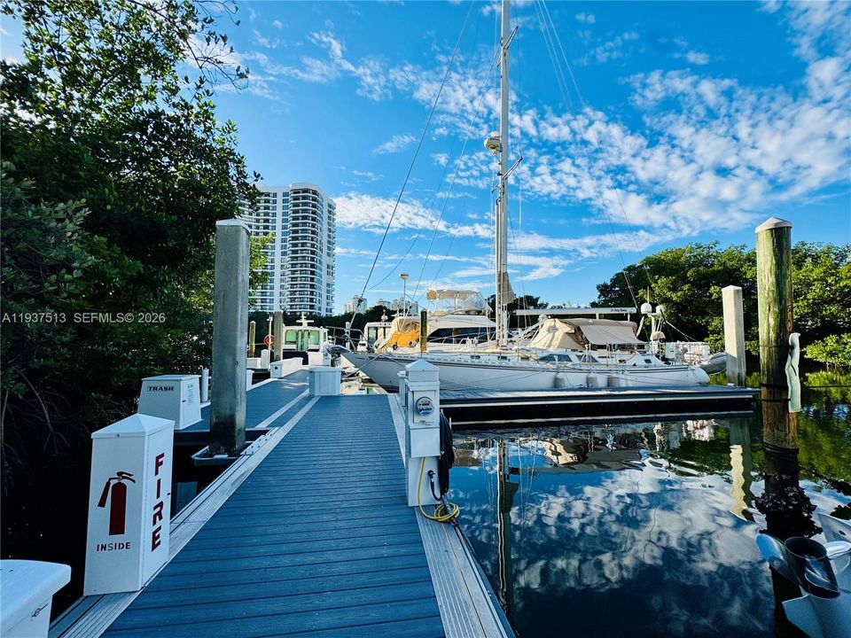 For Rent: $3,150 (2 beds, 2 baths, 1091 Square Feet)