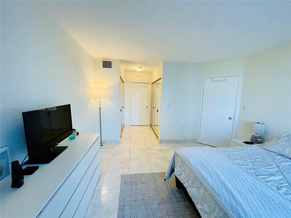 For Rent: $3,150 (2 beds, 2 baths, 1091 Square Feet)