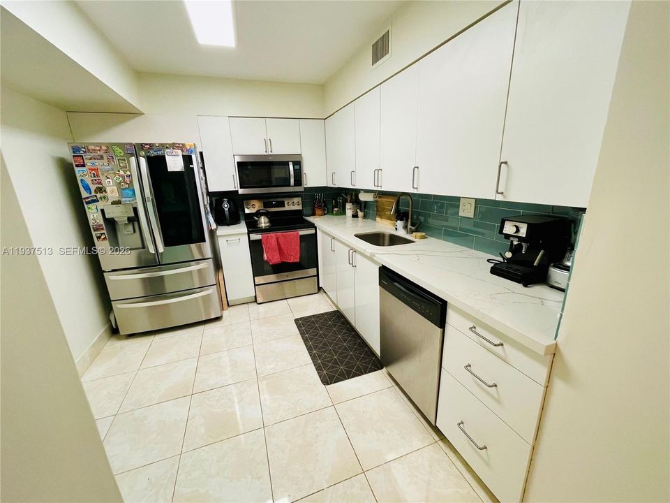 For Rent: $3,150 (2 beds, 2 baths, 1091 Square Feet)