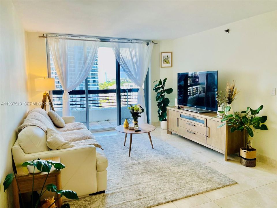 For Rent: $3,150 (2 beds, 2 baths, 1091 Square Feet)