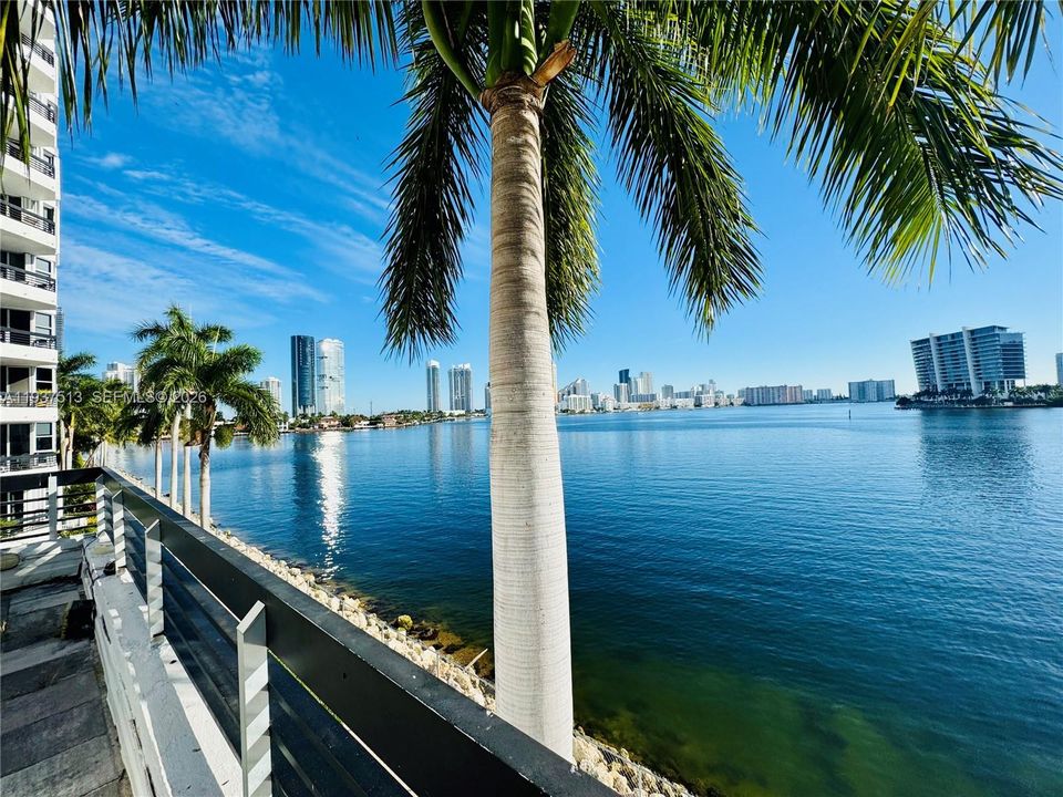 For Rent: $3,150 (2 beds, 2 baths, 1091 Square Feet)