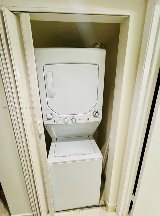 For Rent: $3,150 (2 beds, 2 baths, 1091 Square Feet)