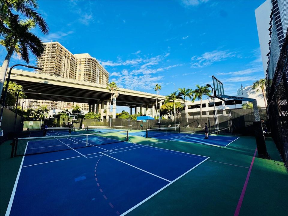 For Rent: $3,150 (2 beds, 2 baths, 1091 Square Feet)