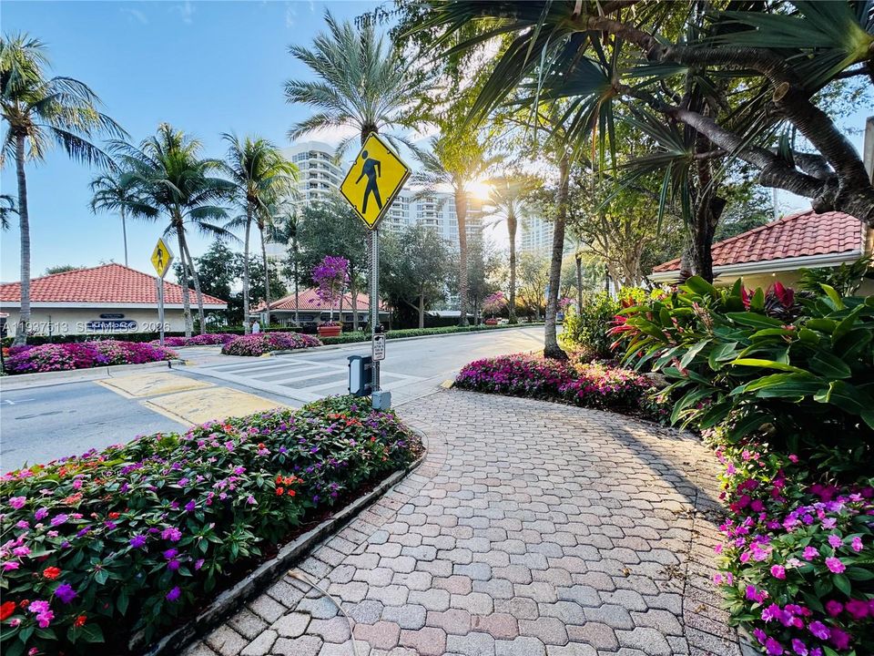 For Rent: $3,150 (2 beds, 2 baths, 1091 Square Feet)