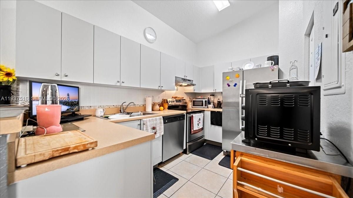 待售: $409,990 (3 贝兹, 2 浴室, 1400 平方英尺)