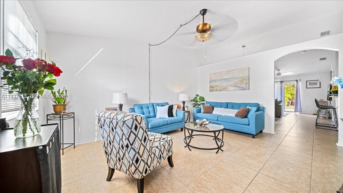 待售: $409,990 (3 贝兹, 2 浴室, 1400 平方英尺)