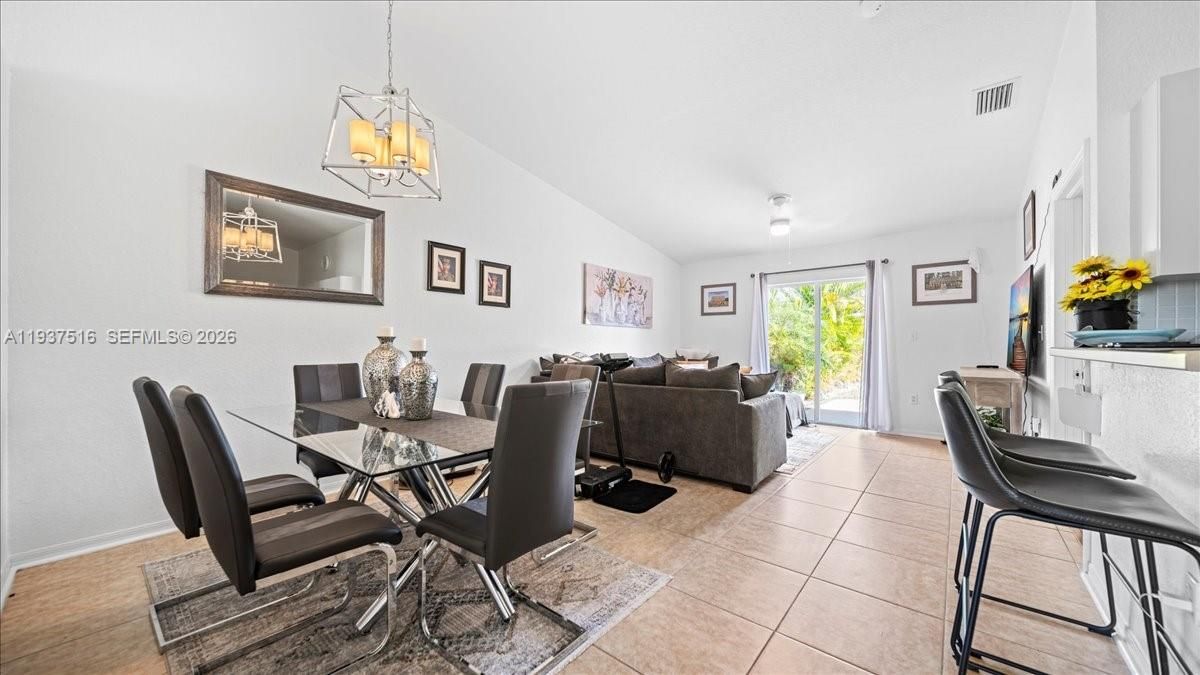 待售: $409,990 (3 贝兹, 2 浴室, 1400 平方英尺)