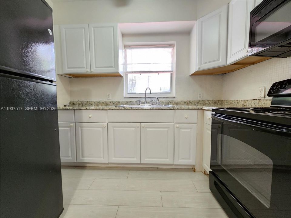 出租: $2,700 (2 贝兹, 1 浴室, 1100 平方英尺)