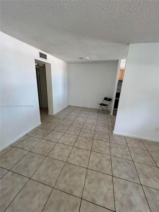 For Rent: $1,850 (1 beds, 1 baths, 620 Square Feet)