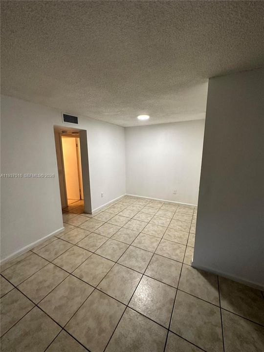 For Rent: $1,850 (1 beds, 1 baths, 620 Square Feet)