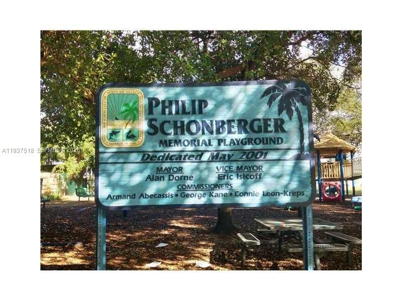 For Rent: $1,850 (1 beds, 1 baths, 620 Square Feet)