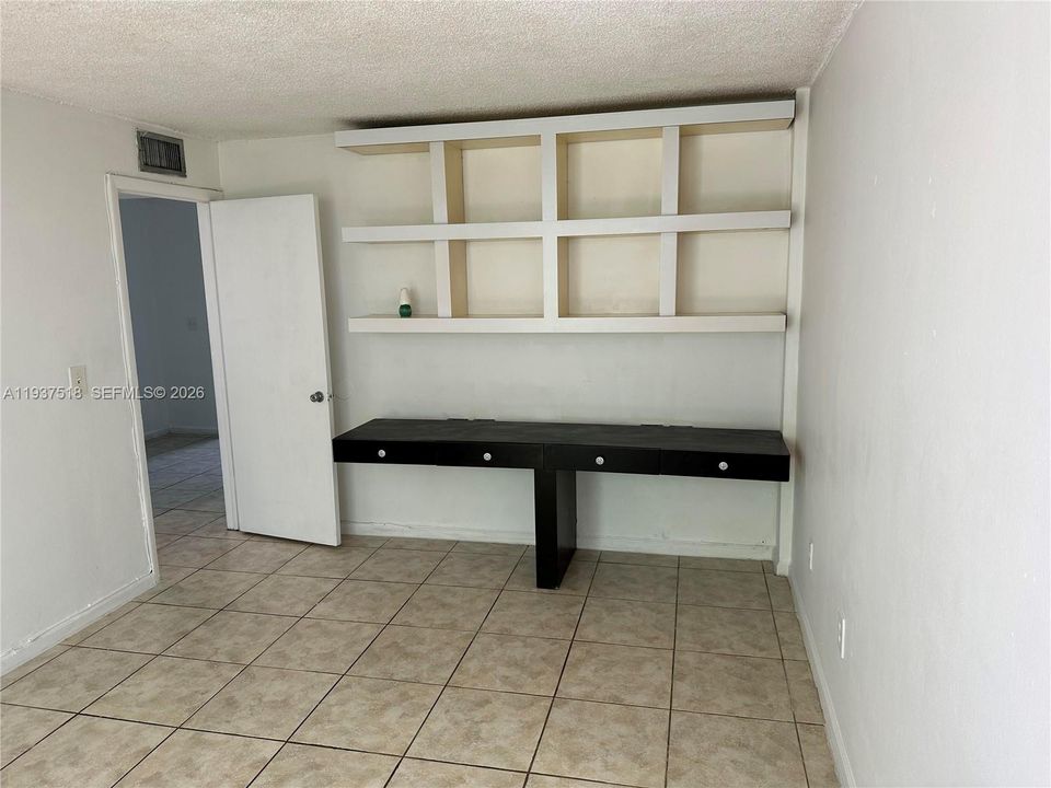 For Rent: $1,850 (1 beds, 1 baths, 620 Square Feet)