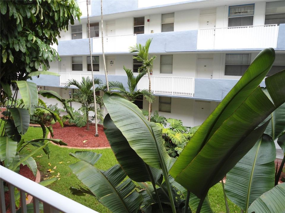 For Rent: $1,850 (1 beds, 1 baths, 620 Square Feet)