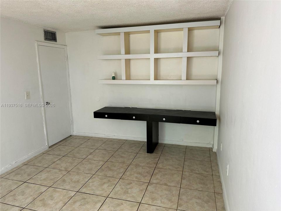 For Rent: $1,850 (1 beds, 1 baths, 620 Square Feet)