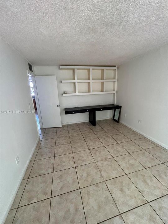 For Rent: $1,850 (1 beds, 1 baths, 620 Square Feet)